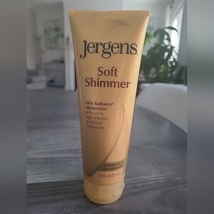 Jergens Soft Shimmer Skin Radiance Moisturizer.
